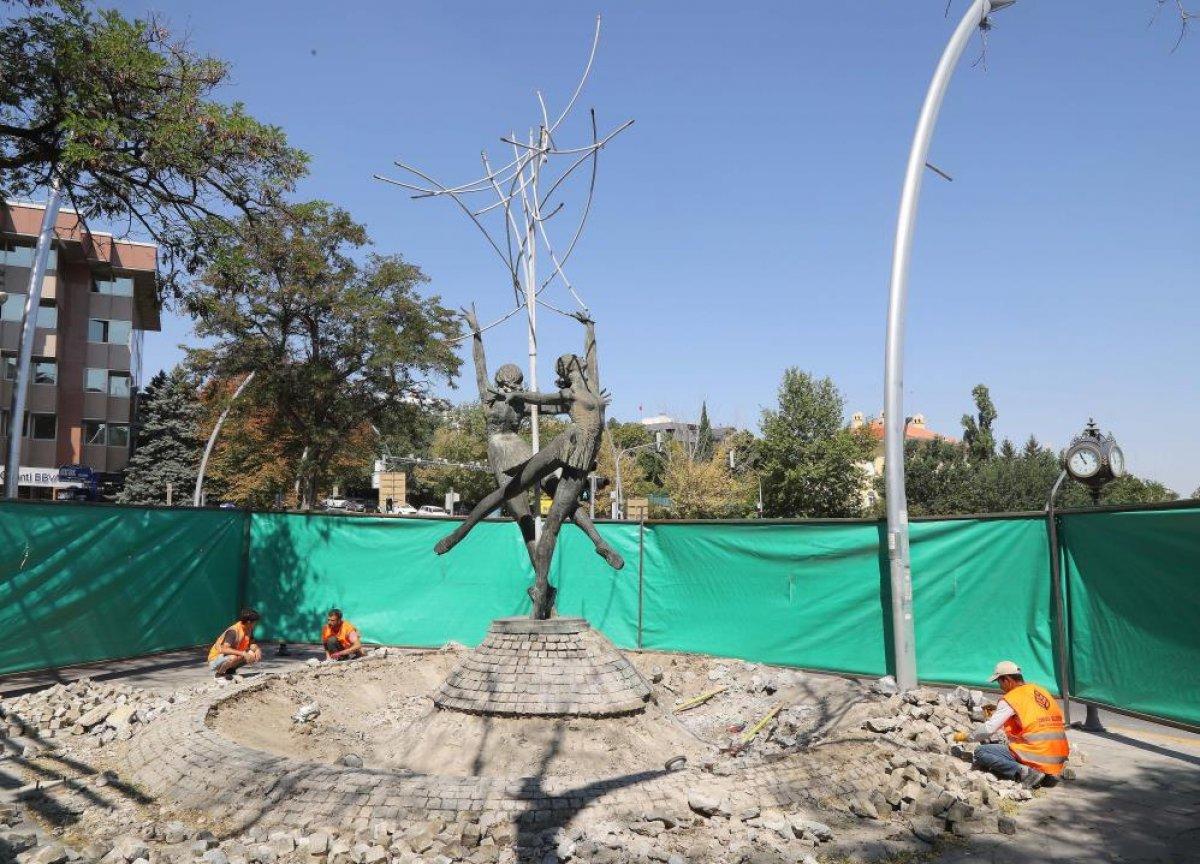 CHP, Çankaya'da eskiyen heykeli bakıma aldı
