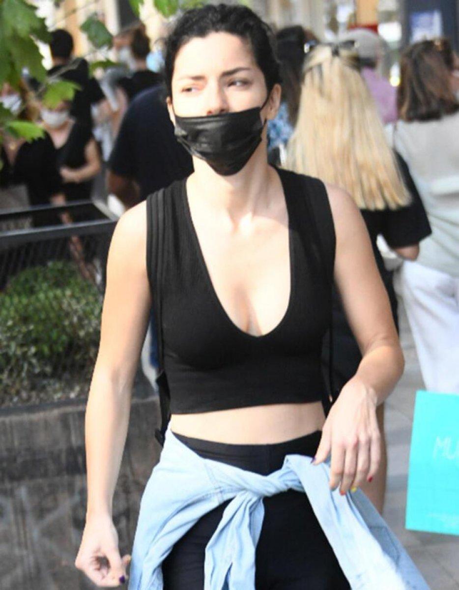 Merve Boluğur maske taktı