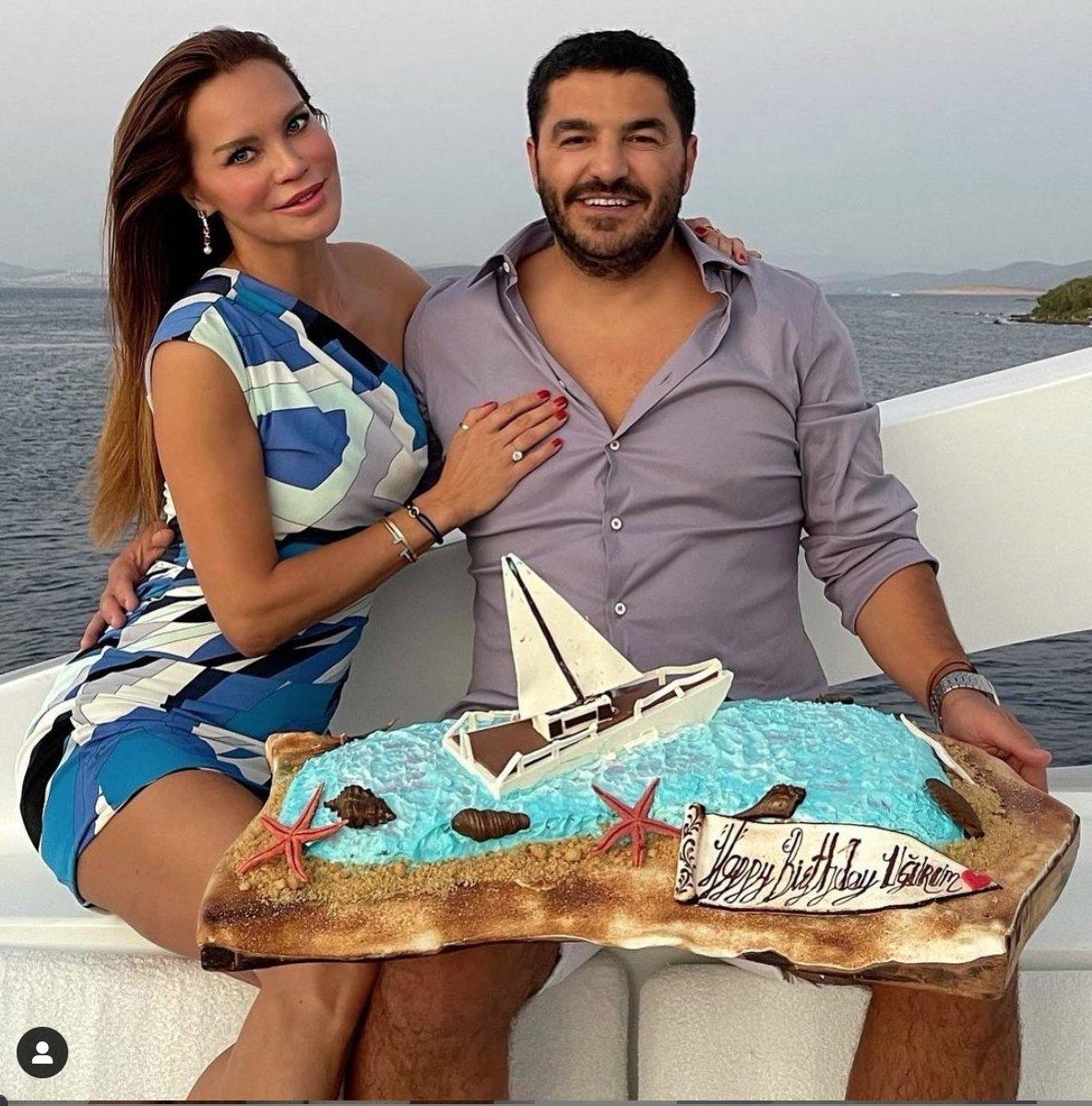 Ebru Şallı'dan Uğur Akkuş'a sürpriz kutlama