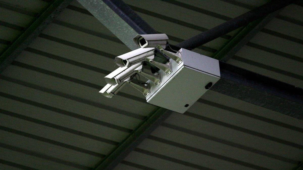 SK Brann'ın 12 futbolcusu stadyumda kadınlarla grup seks yaptı