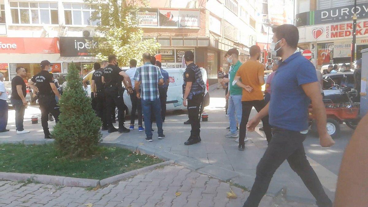 Malatya’da akrabalar arasında bıçaklı sopalı kavga: 3 yaralı