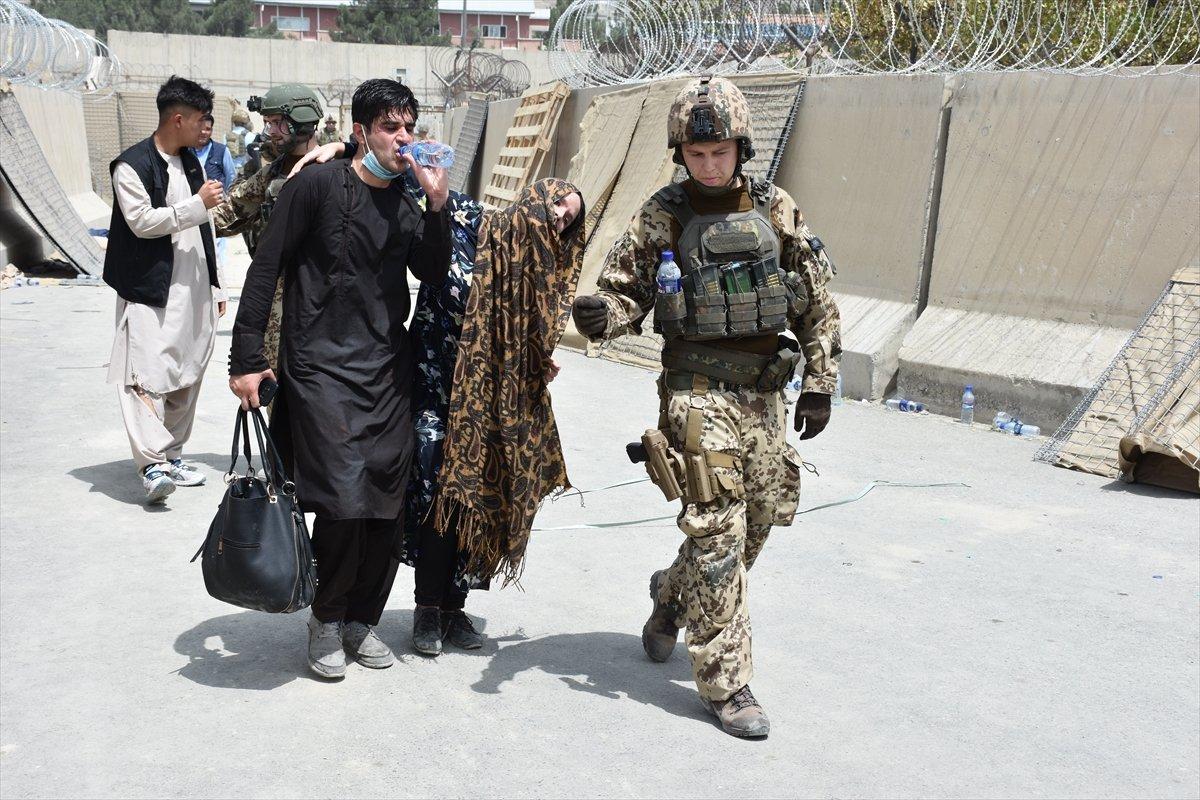 Kabil Havalimanı'nda gergin bekleyiş sürüyor