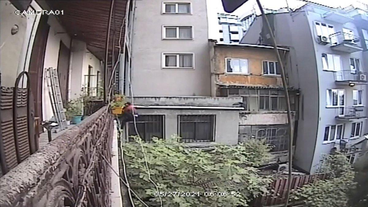 Taksim'de tarihi şamdanı çalan hırsız, hurda fiyatına sattı