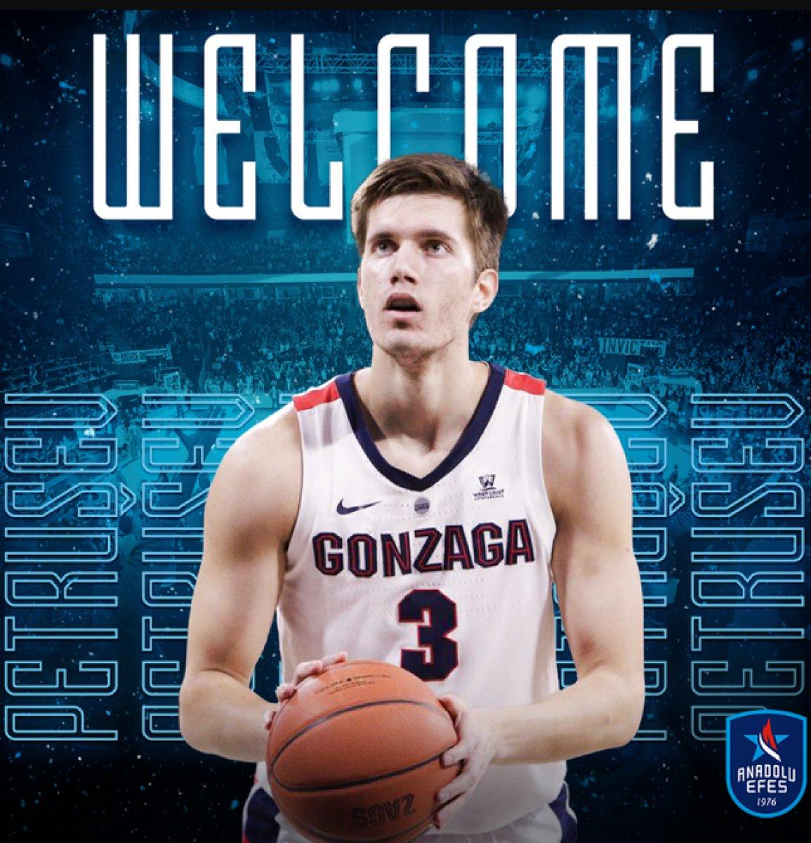 Anadolu Efes, Filip Petrusev'i renklerine bağladı