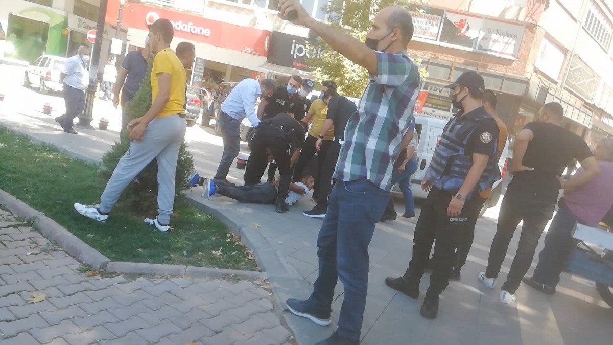 Malatya’da akrabalar arasında bıçaklı sopalı kavga: 3 yaralı