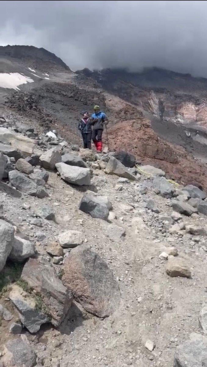 Görme engelli Melisa, Ağrı Dağı'na tırmandı