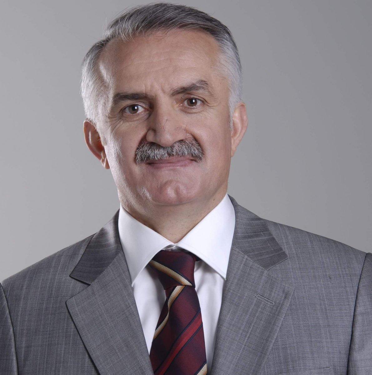 Çayeli Belediye Başkanı, ağabeyini vekaleten belediye başkan yardımcısı atadı