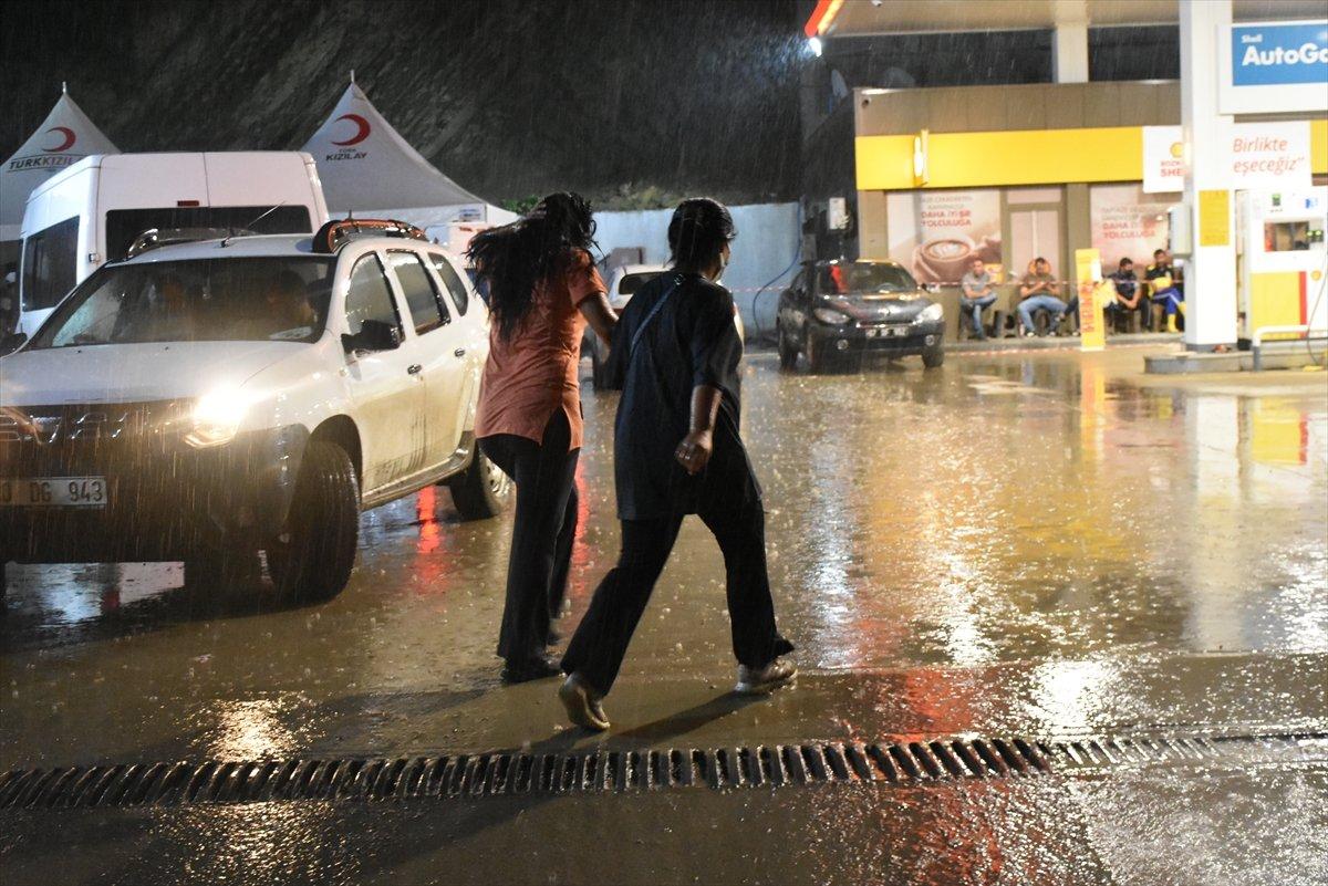 Meteoloroloji'den sel bölgesi Sinop'a sağanak yağış uyarısı