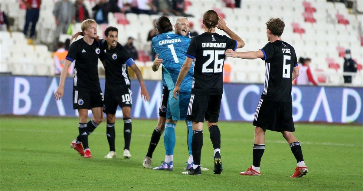 Sivasspor, sahasında Kopenhag'a 2-1 mağlup oldu