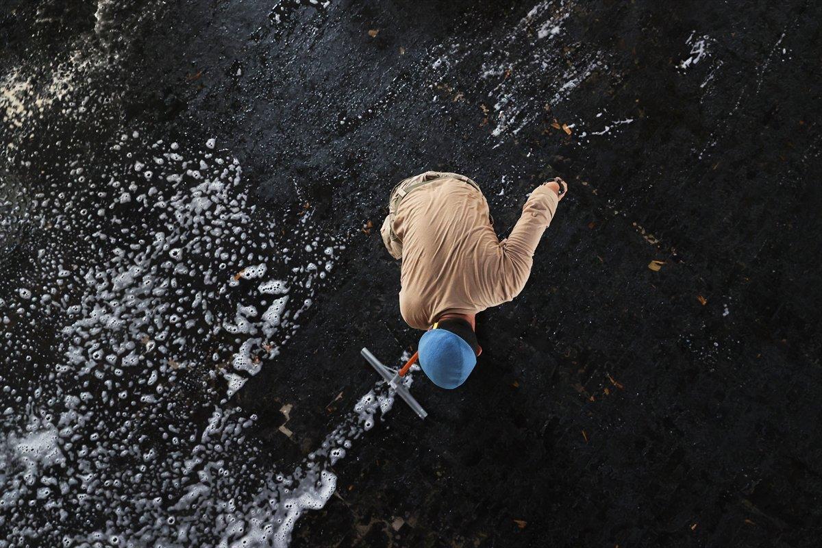 Kastamonu'da komandolar, camiyi su ve köpükle yıkadı