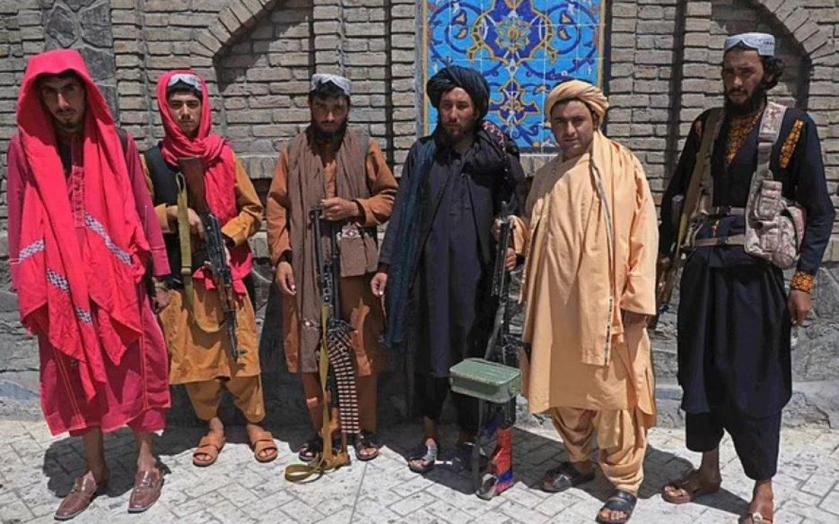 Taliban, giyim tarzını değiştirdi