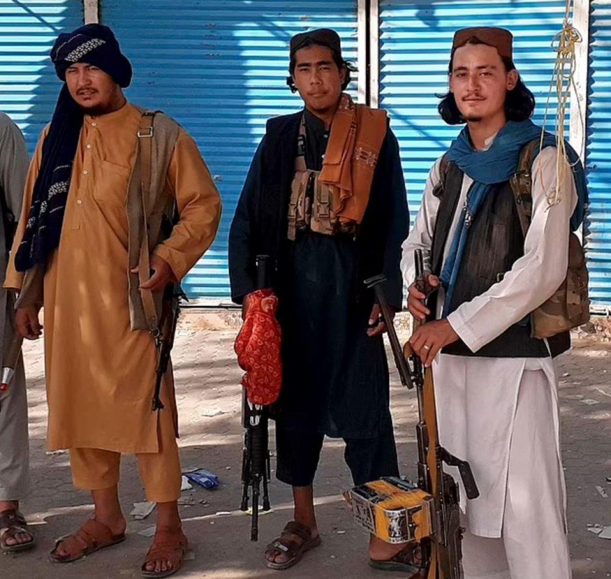 Taliban, giyim tarzını değiştirdi