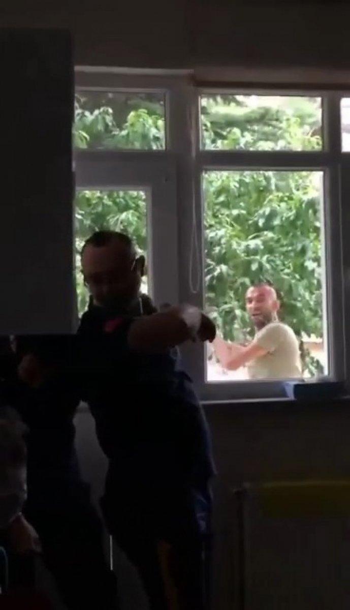 Amasya'da 112 istasyonuna sopalı saldırı