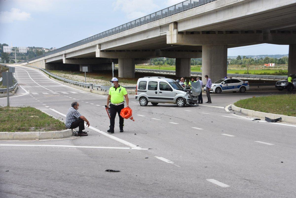 Sinop’ta 2 araç çarpıştı: 2 yaralı