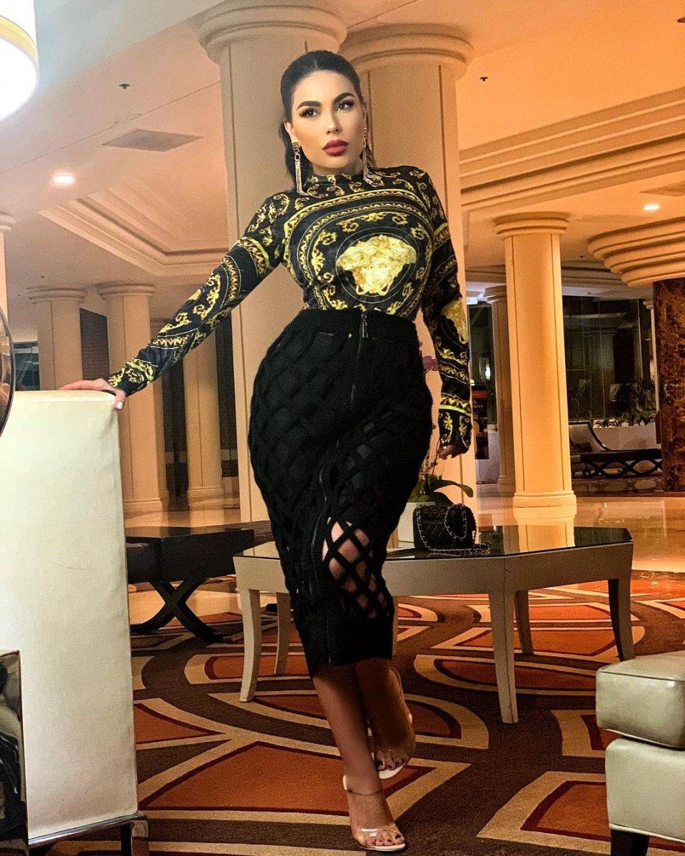 Afgan şarkıcı Aryana Sayeed, Amerikan uçağıyla Türkiye'ye geldi