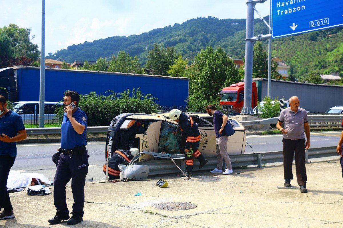 Trabzon'da lastiği patlayan tır cipe çarptı: 1 ölü, 3 yaralı
