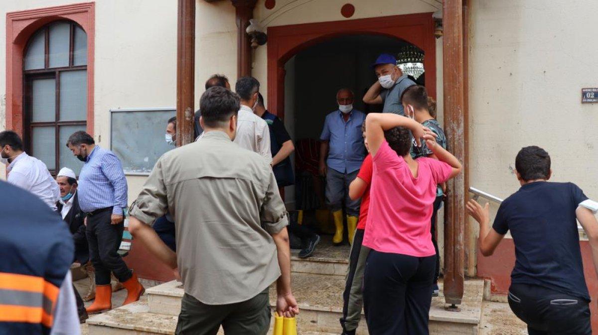 Kastamonu'da sel felaketi sonrası ilk cuma namazı kılındı