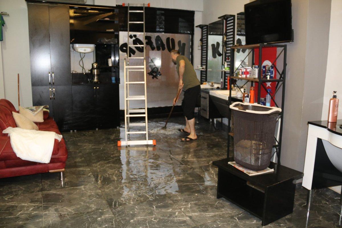 Rize’de sağanak yağış etkili oldu