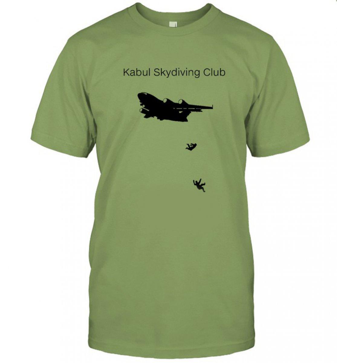 Afganistan'da uçaktan düşen insanların resmedildiği tişörtler ABD'de satışta