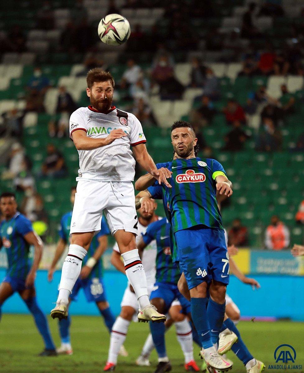 Rizespor ve Fatih Karagümrük golsüz berabere kaldı