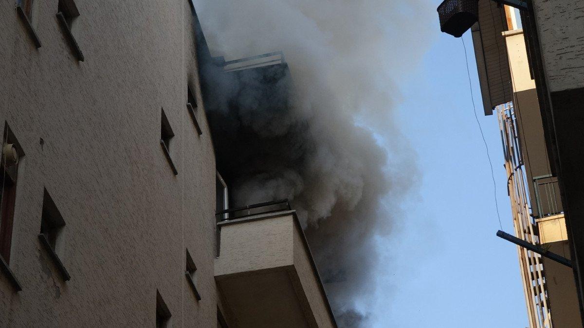 Antalya'da film izler gibi yangını seyrettiler