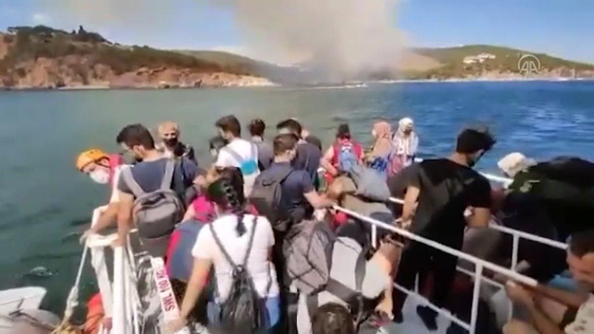 Kıyı Emniyeti, Heybeliada'dan vatandaşları tahliye ediyor