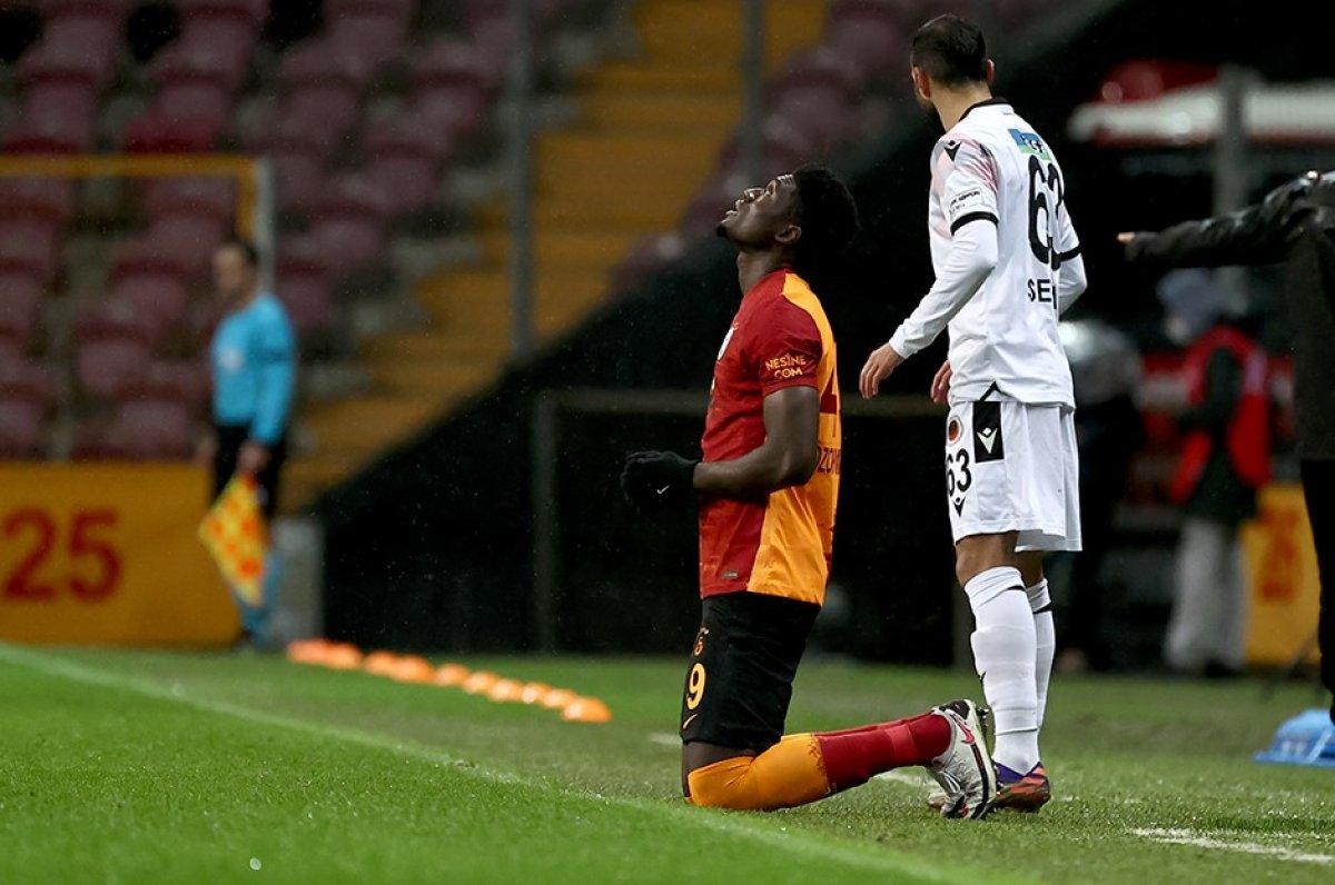 Galatasaray, Ozornwafor'u Charleroi'ye kiraladı
