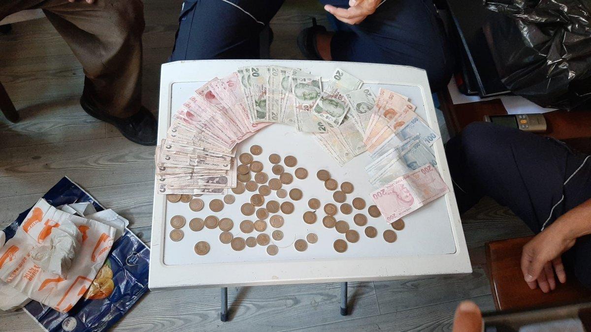 İzmir'de yakalanan dilencinin üzerinden bin lira çıktı