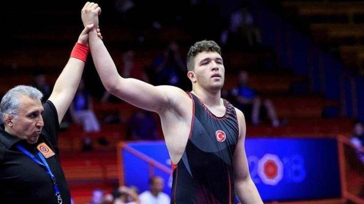 Muhammed Hamza Bakır, Dünya Gençler Güreş'te şampiyon oldu