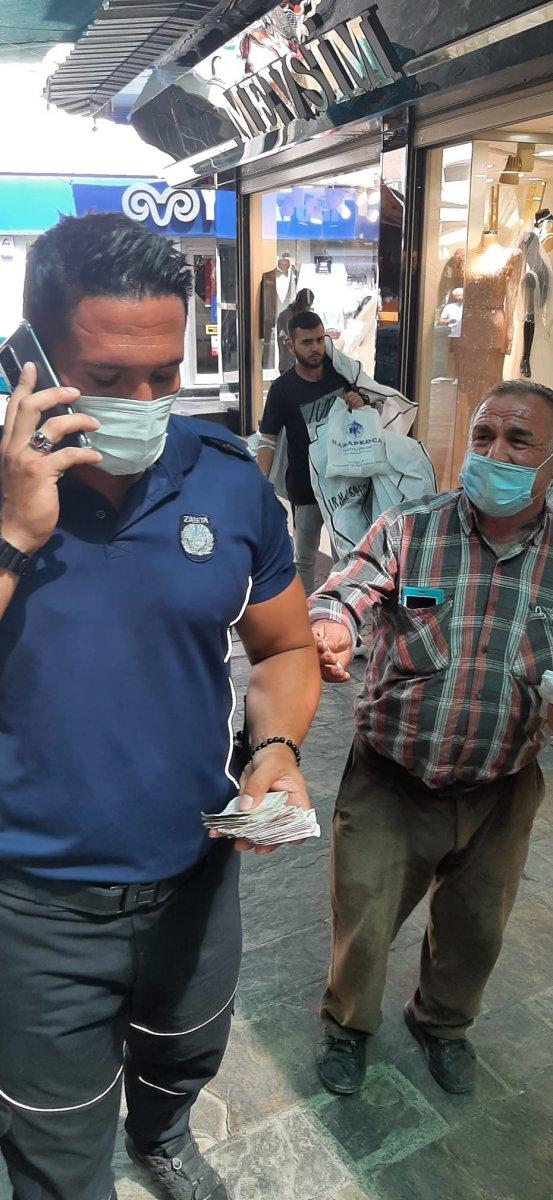 İzmir'de yakalanan dilencinin üzerinden bin lira çıktı