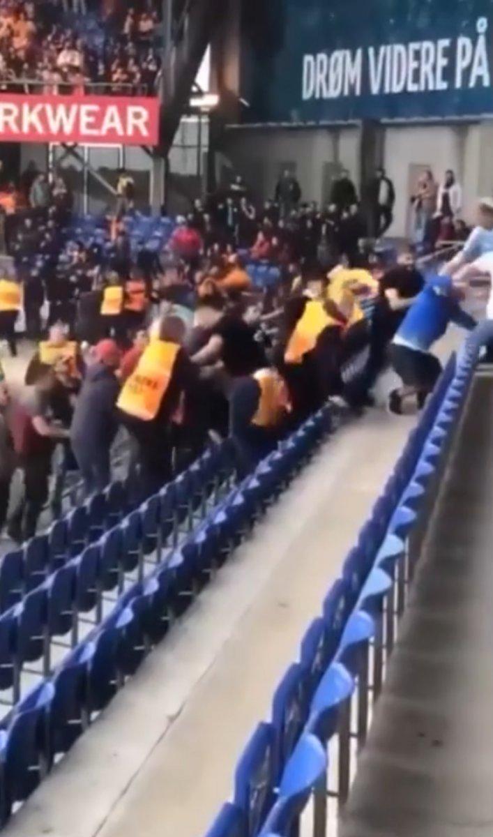 Randers maçında çıkan kavgada Falcao tribünden uzaklaştı