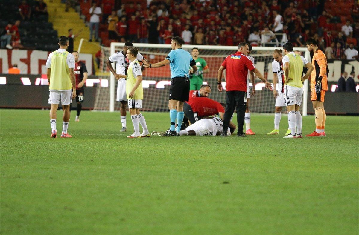 N'Sakala hastaneye kaldırıldı