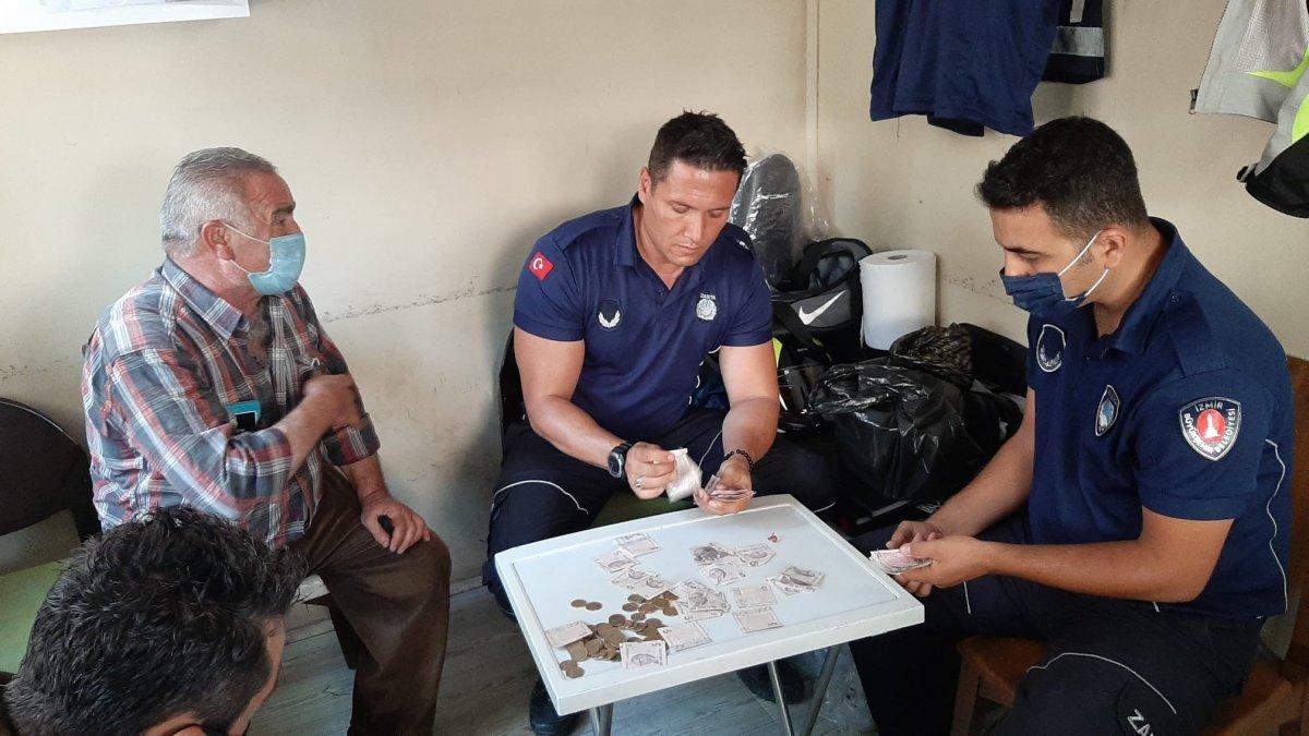 İzmir'de yakalanan dilencinin üzerinden bin lira çıktı
