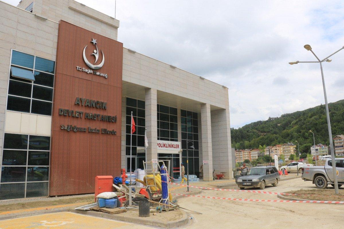 Sinop'ta sel nedeniyle tahliye edilen hastane yeniden hasta kabulüne başladı