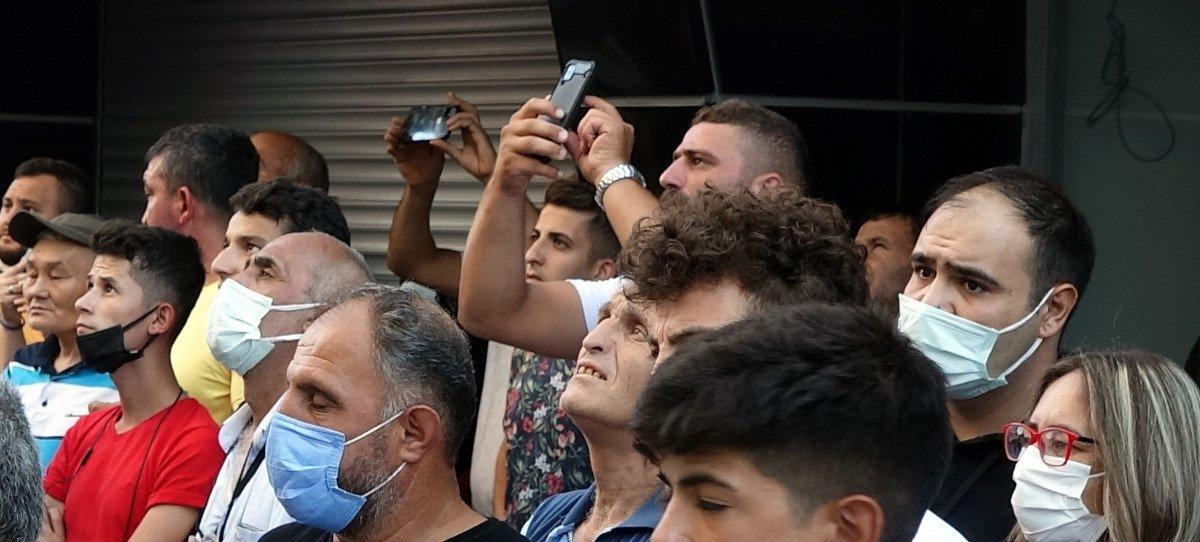 Antalya'da film izler gibi yangını seyrettiler