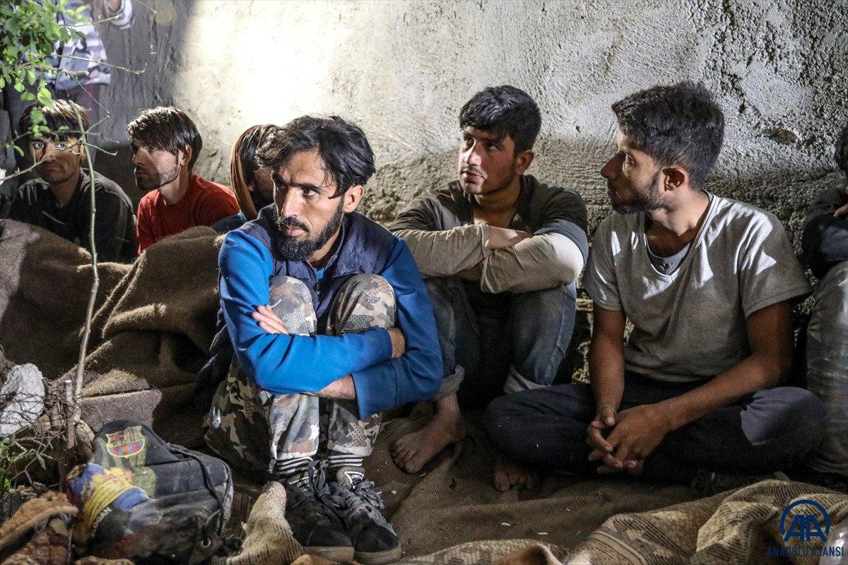 Van'da 25 düzensiz göçmen yakalandı