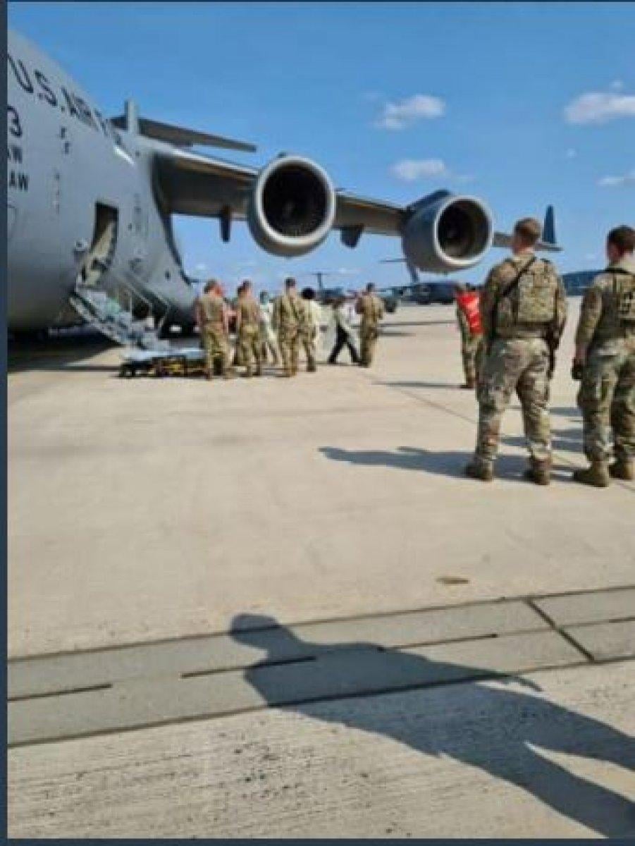 Tahliye edilen Afgan anne, ABD uçağında doğum yaptı