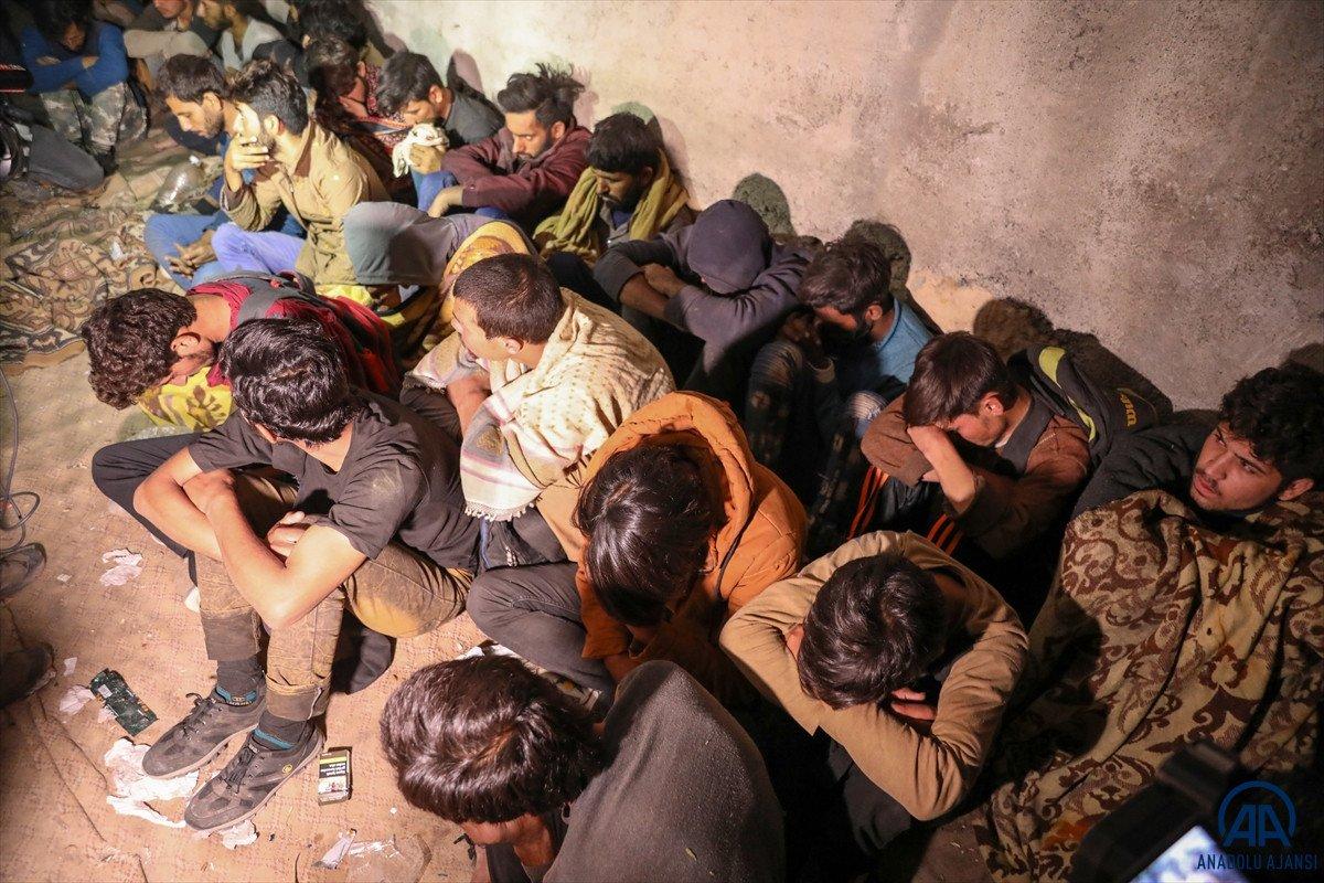 Van'da 25 düzensiz göçmen yakalandı