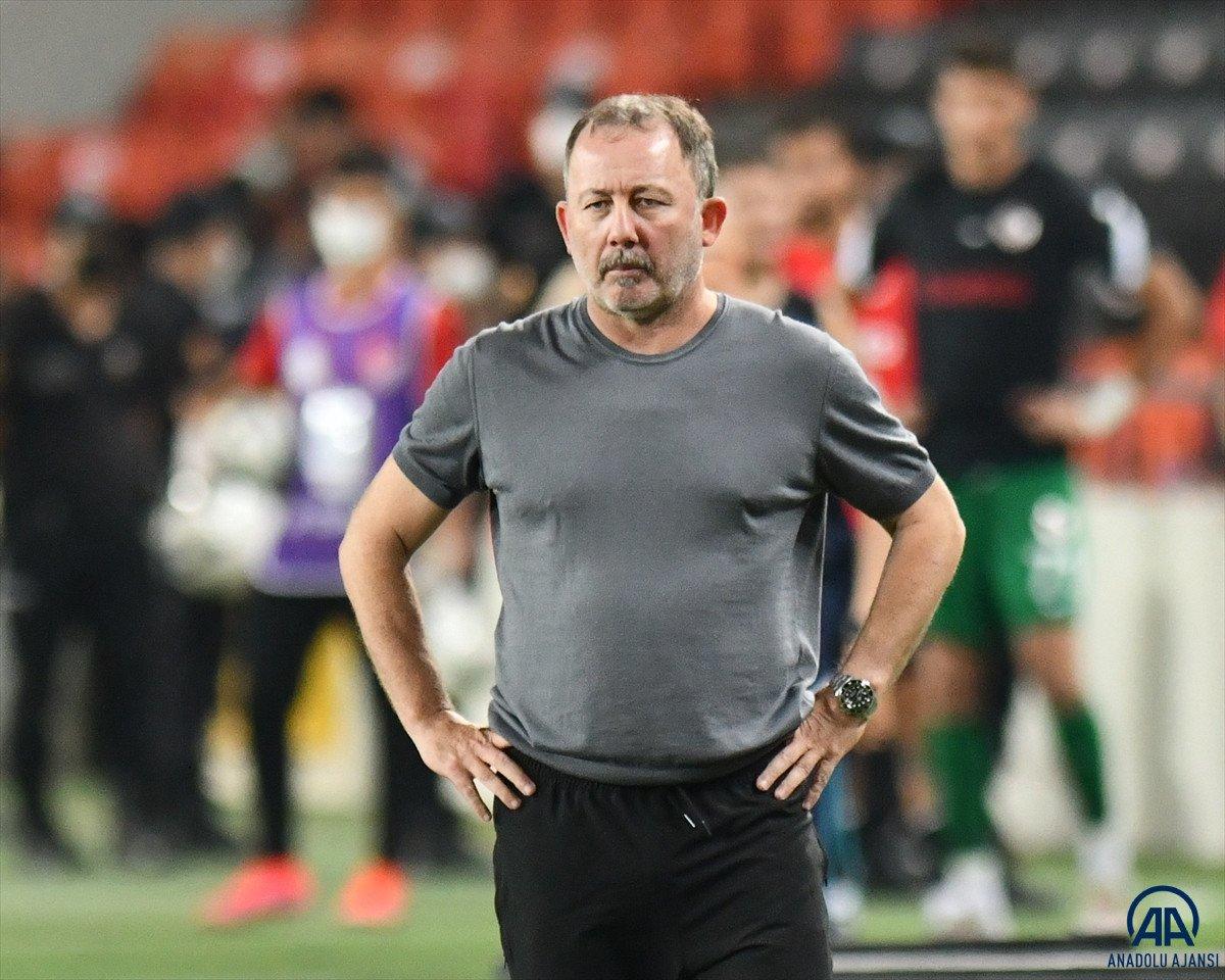 Sergen Yalçın: Madem oynattırmayacaksın neden aldırıyorsun