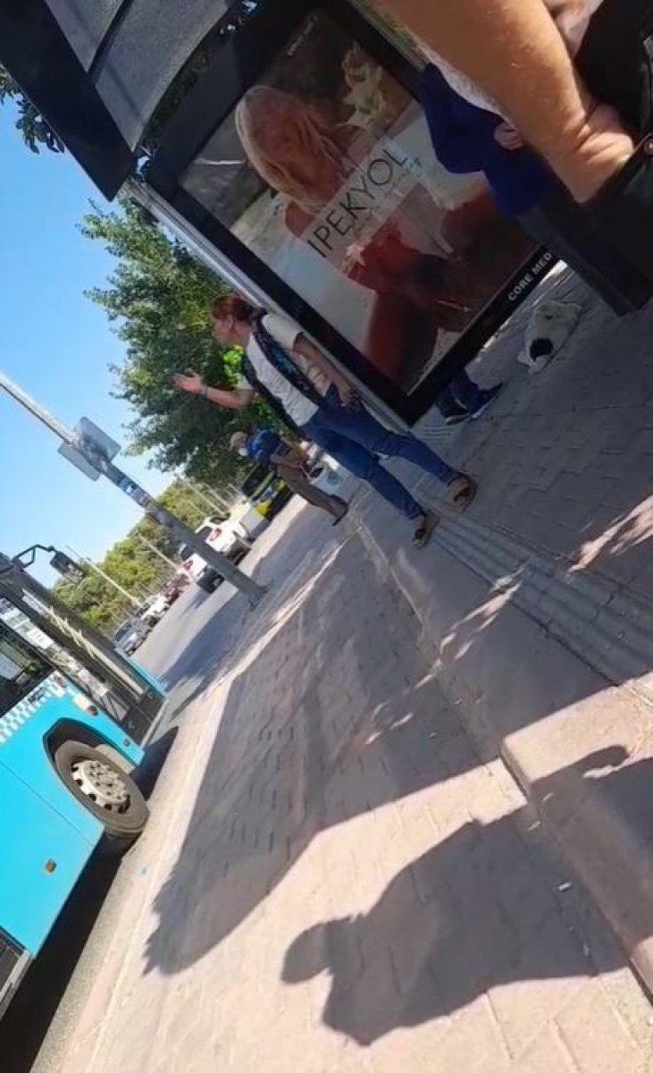 Antalya’da otobüste maske takmayı reddeden kadın olay çıkardı