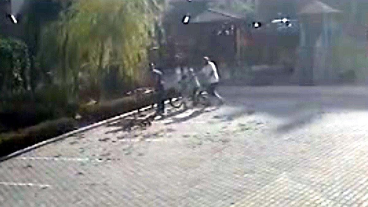 Kahramanmaraş’ta salçaya taş attılar diye çocukları dövdü