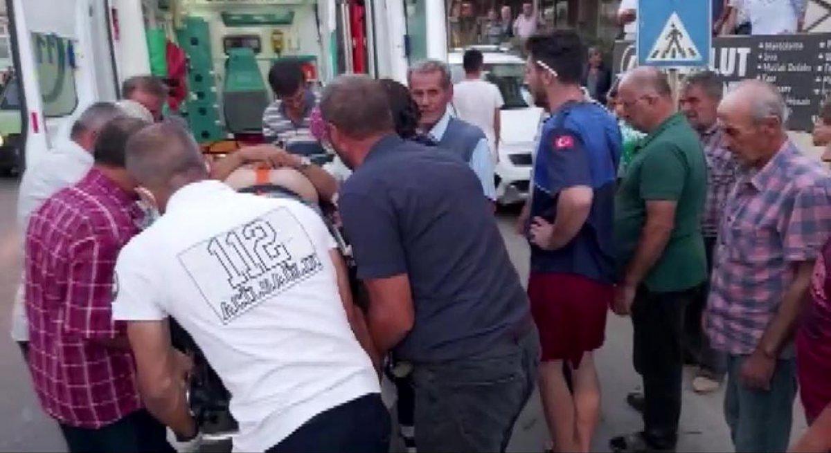 Bursa’da otomobil, motosikleti altına aldı