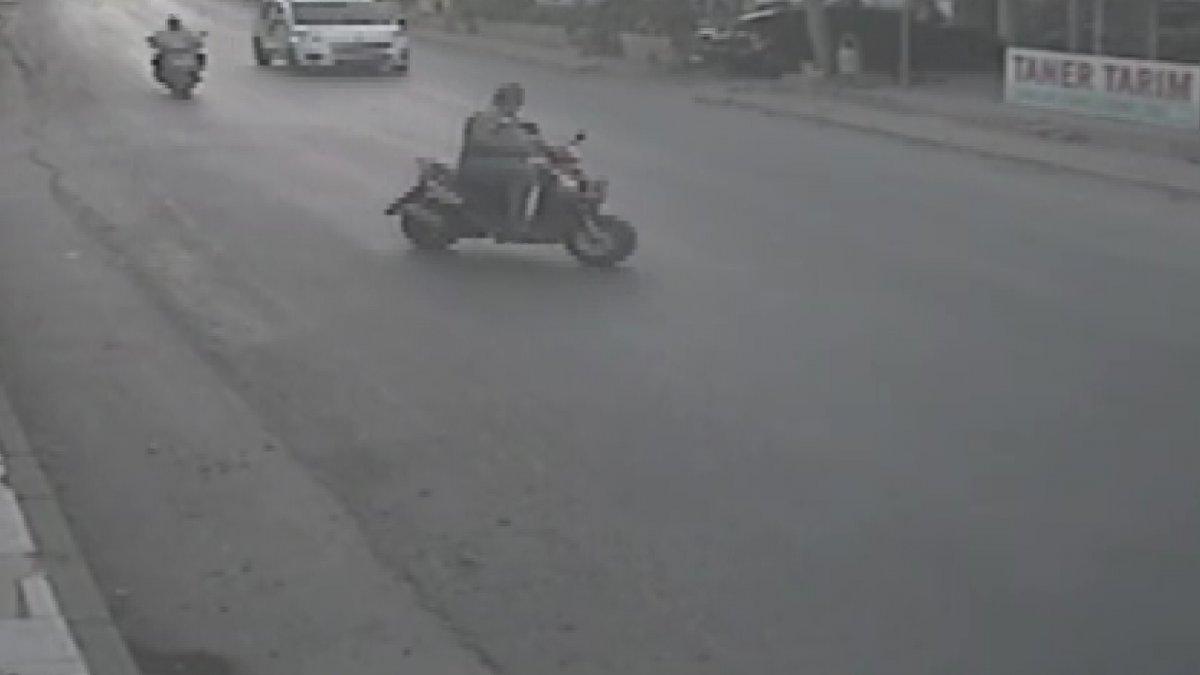 Bursa’da otomobil, motosikleti altına aldı