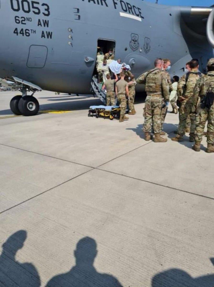 Tahliye edilen Afgan anne, ABD uçağında doğum yaptı