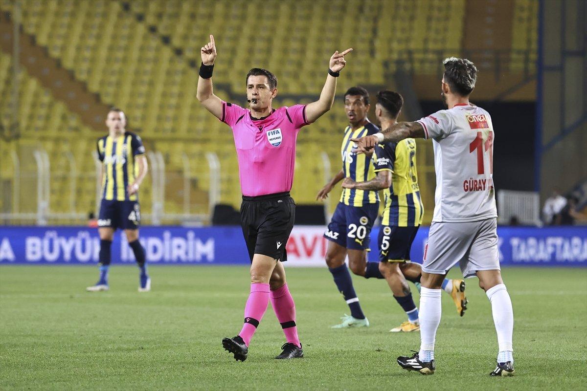 Fenerbahçe evinde Antalyaspor'u 2 golle geçti