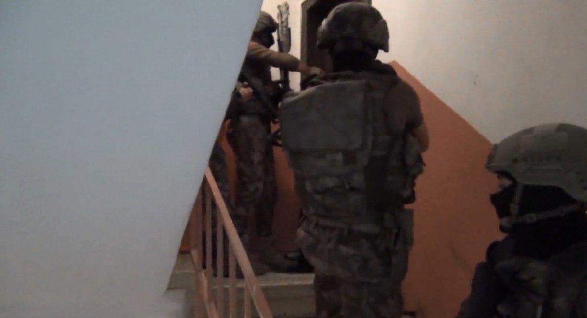 İstanbul’da 8 ilçede DEAŞ operasyonu: 10 gözaltı