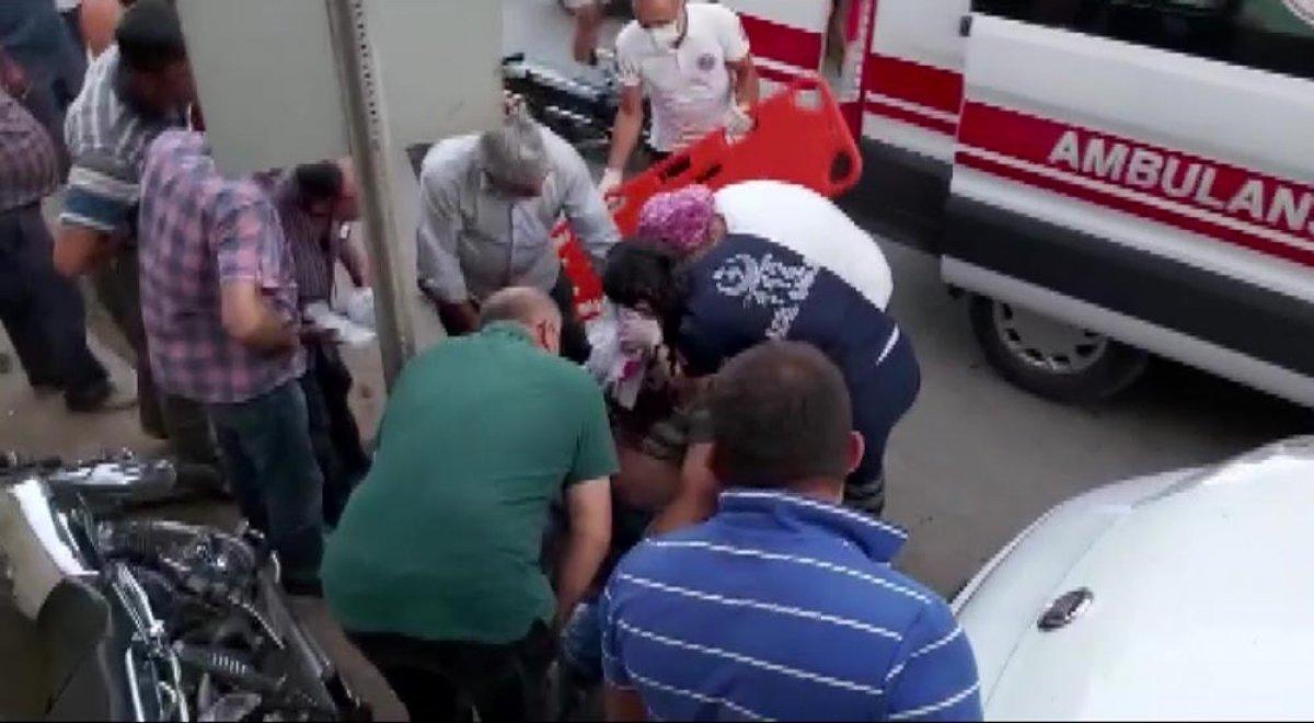 Bursa’da otomobil, motosikleti altına aldı