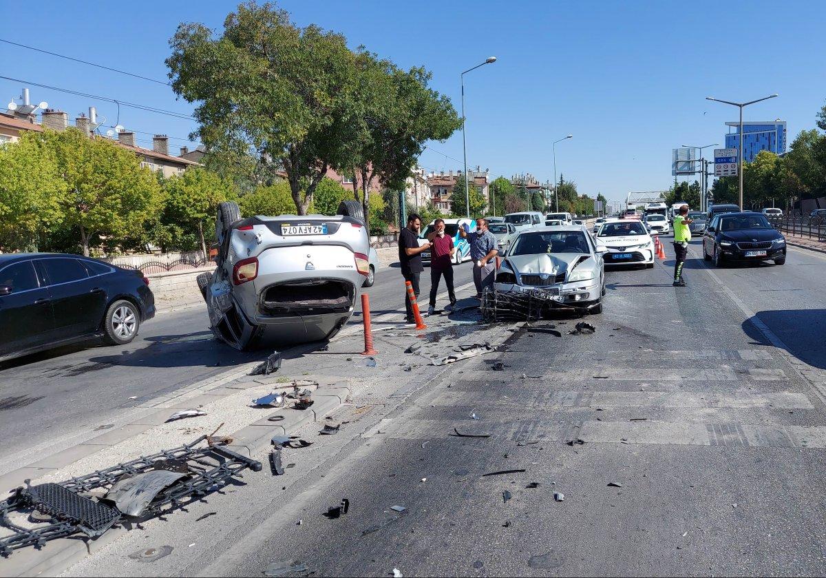 Konya'da otomobil karşı şeride uçtu: 2 yaralı