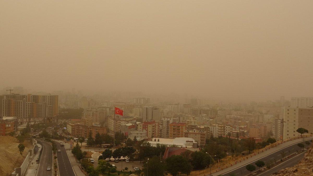 Mardin'de toz fırtınası