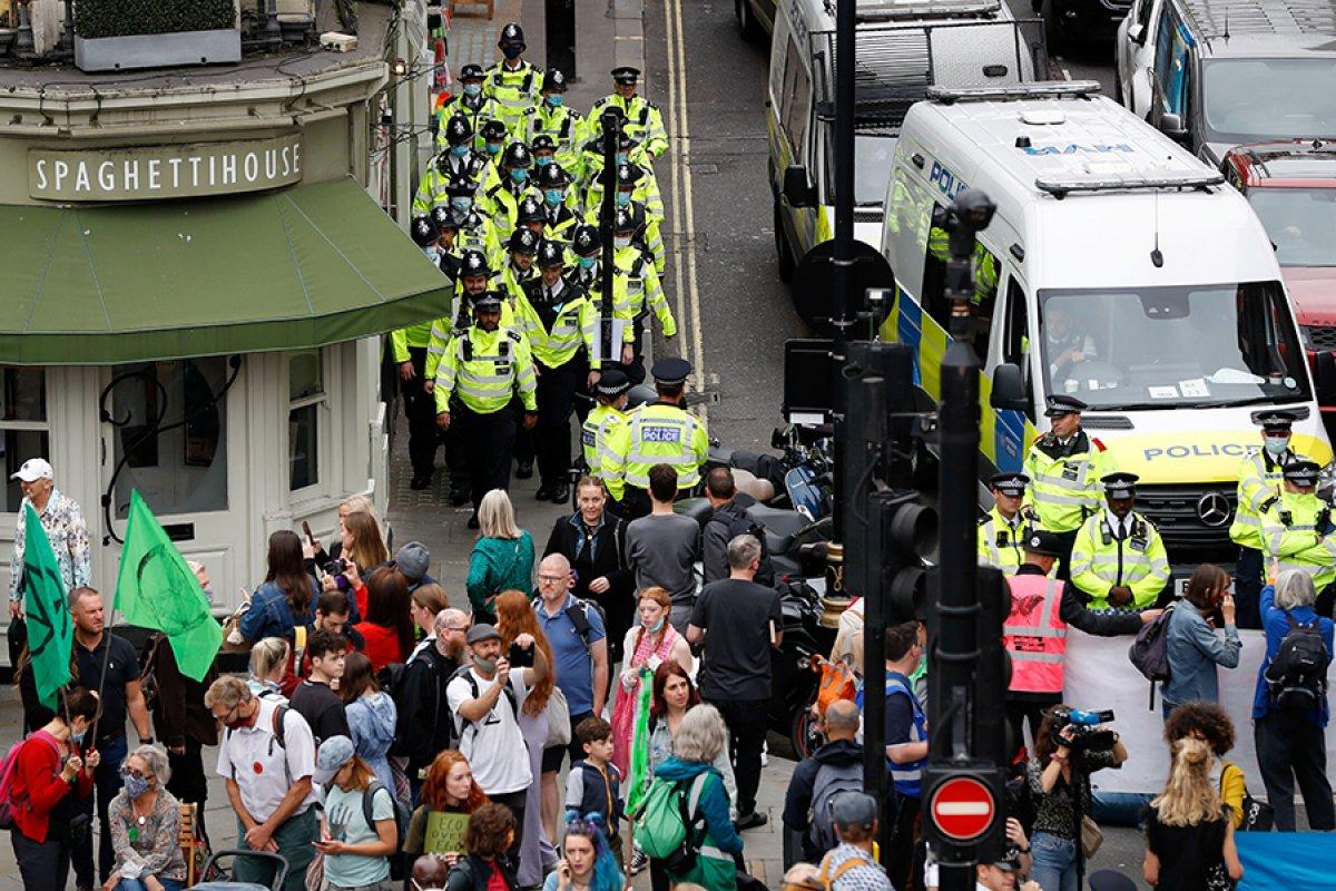 Londra'da 2 haftalık çevre protestosu